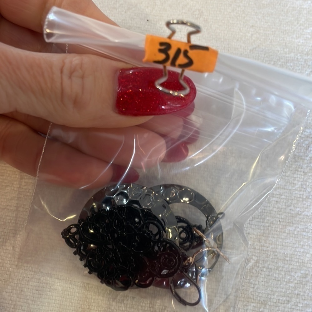 💐5/25 black dark silver open circle 2 pair bundle lot trendy earrings - Picture 7 of 7